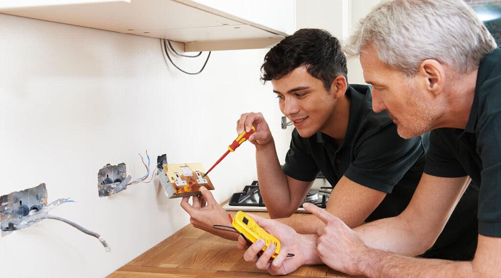 An Informative Guide to Expanding Your Small Electrical Business